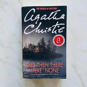 🎁 EUC Agatha Christie 'And Then There Were None' Book